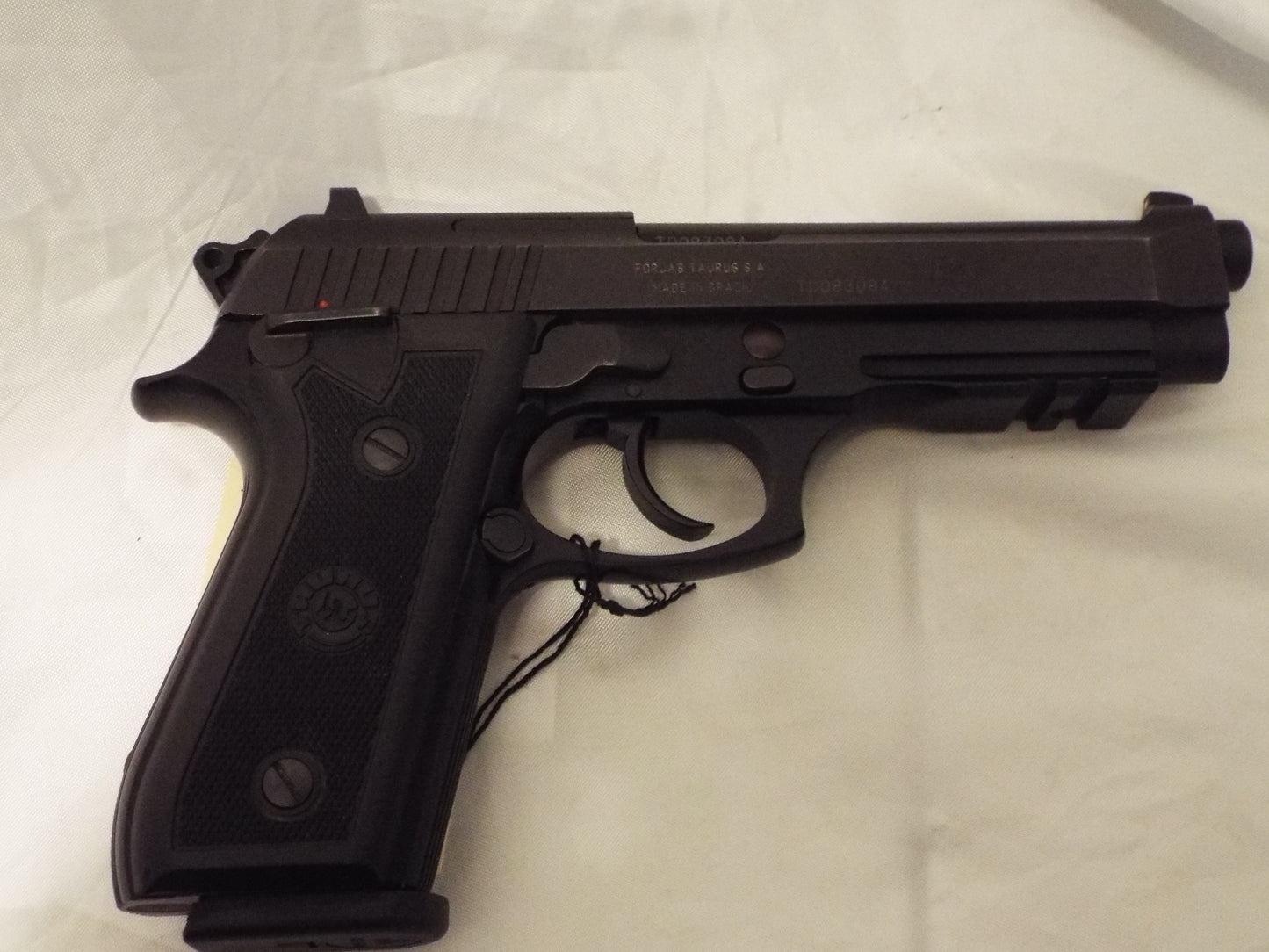 Taurus 92 Handgun 9mm Luger 18rd Magazine 5" Barrel Black Slide/Grip